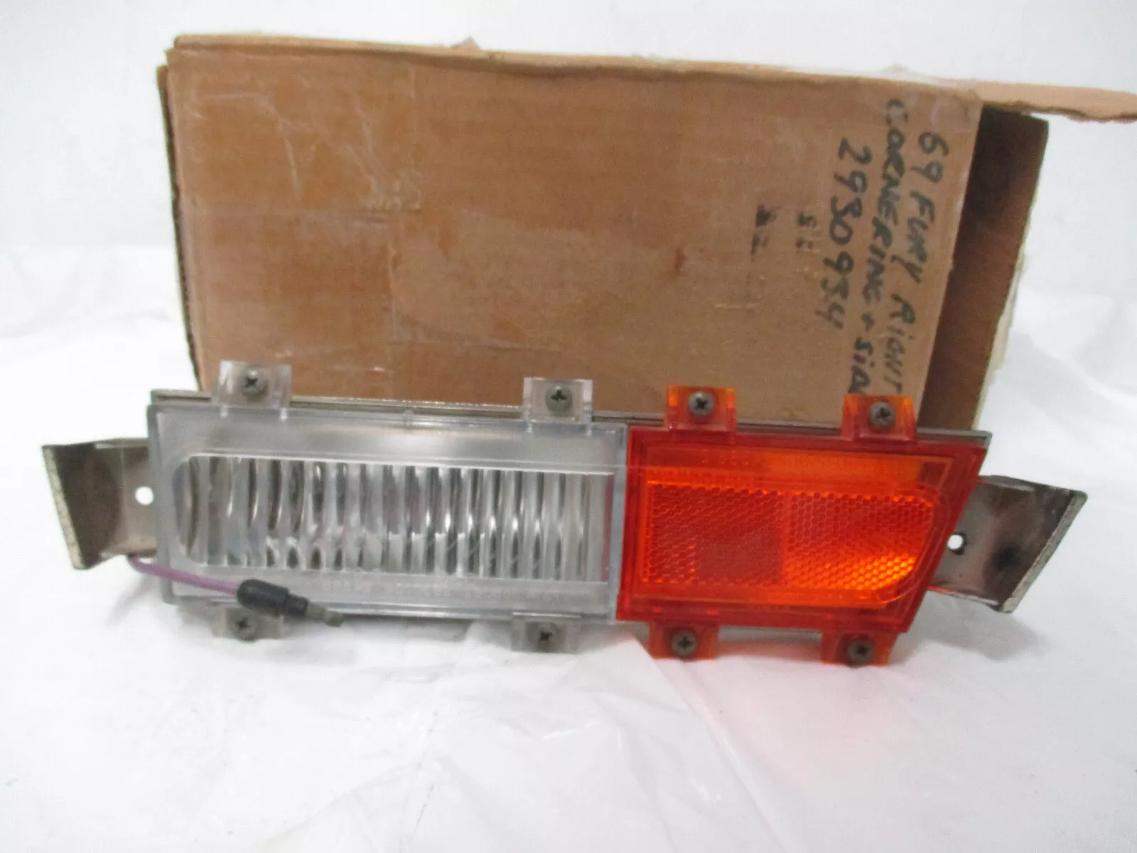 1969 Plymouth Fury lll-Sport-VIP Right Hand Cornering Lamp ASSY